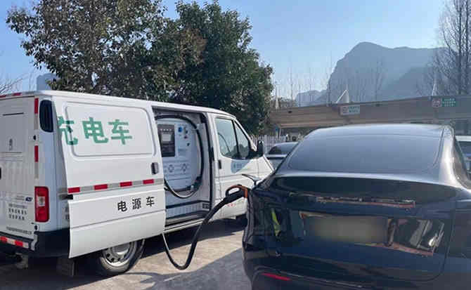 边坝汽车搭电